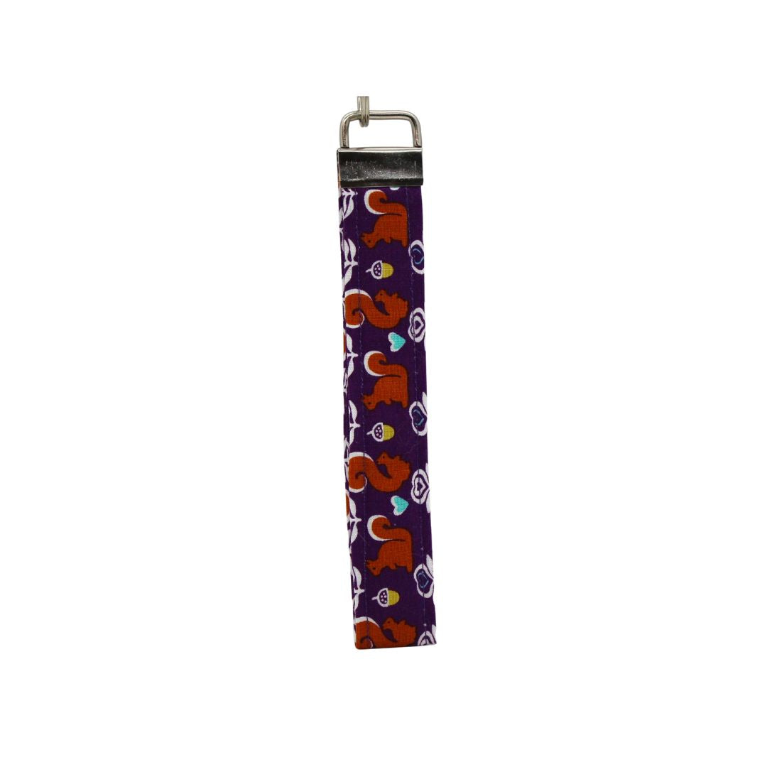 Porte-clé forêt fantastique mauve